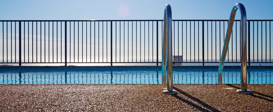 fence for pool security 1