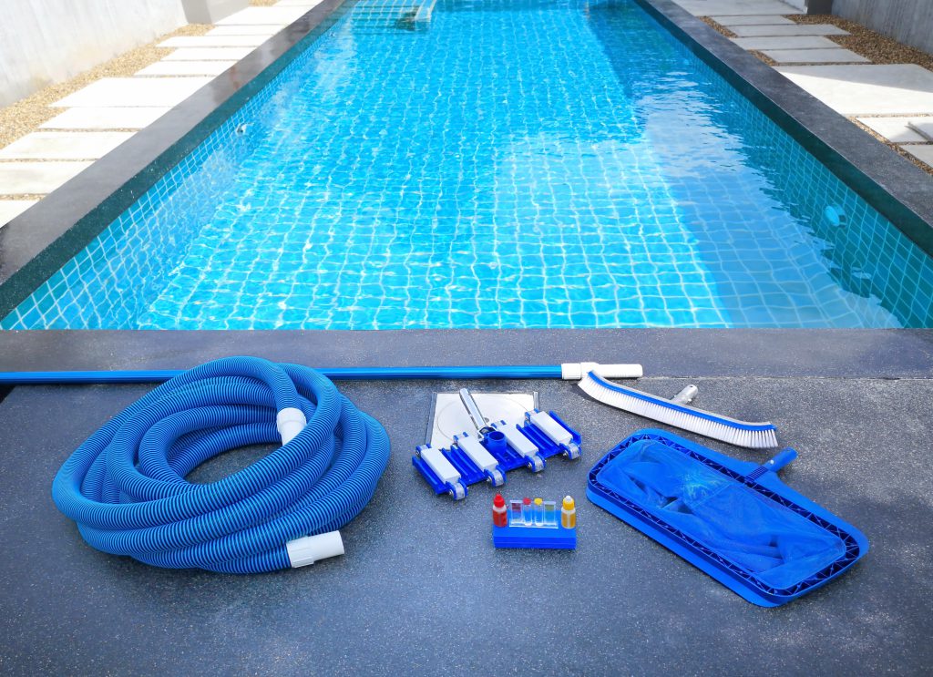 swimming-pool-cleaning-service