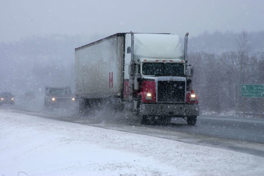 truck-snowy-weather