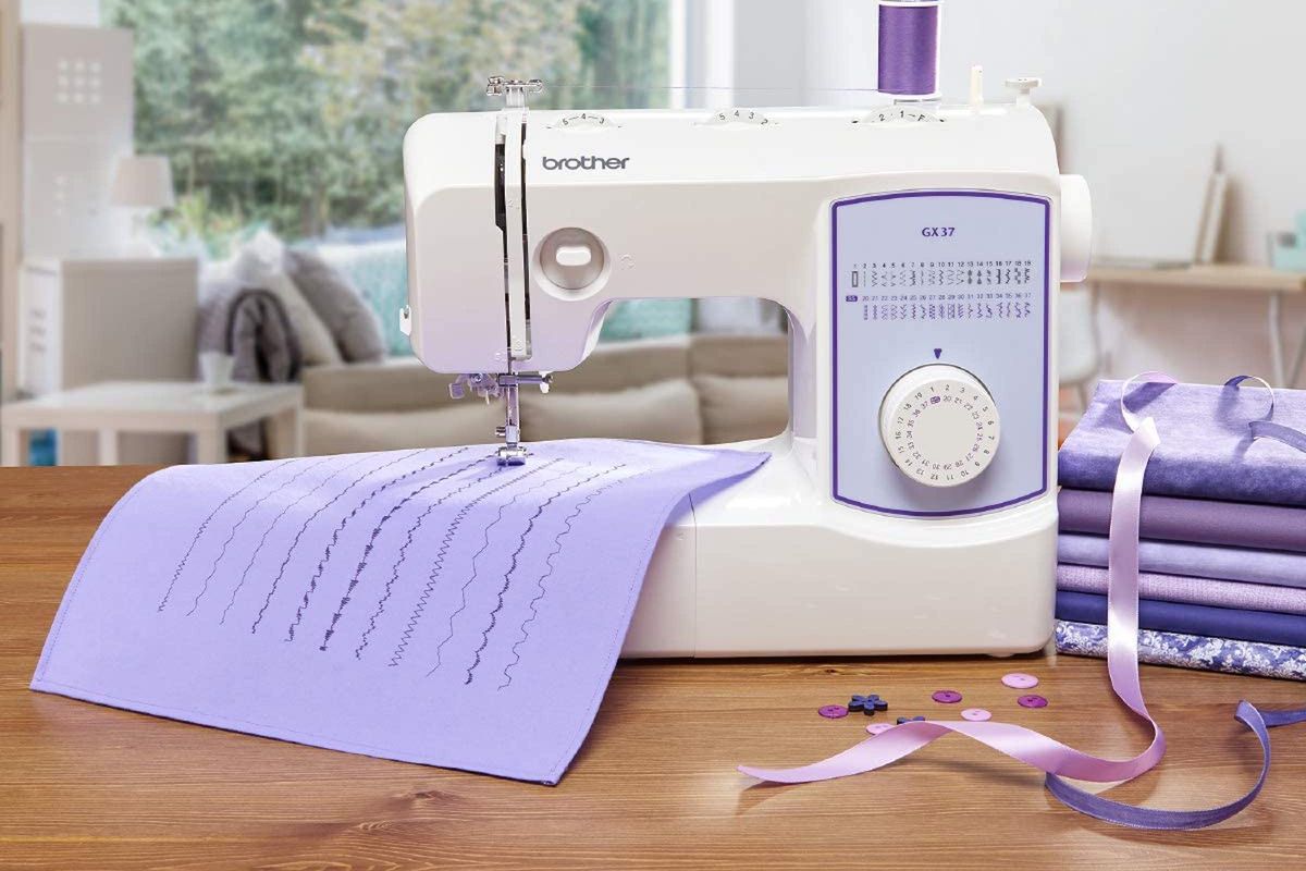 What Is A Computerized Sewing Machine? 