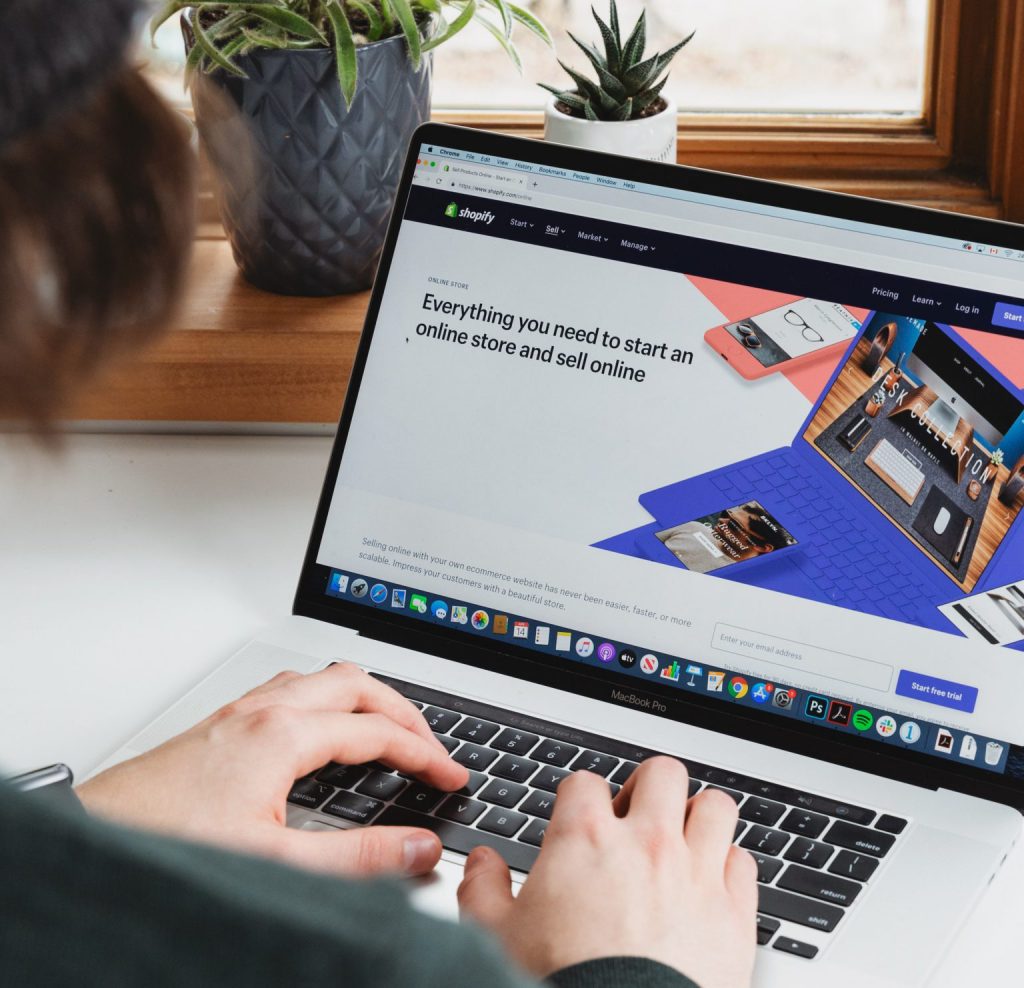 How Custom Shopify Theme Development Can Benefit Your Business