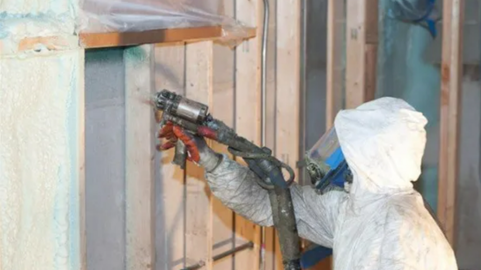 factors to consider when hiring spray foam contractors